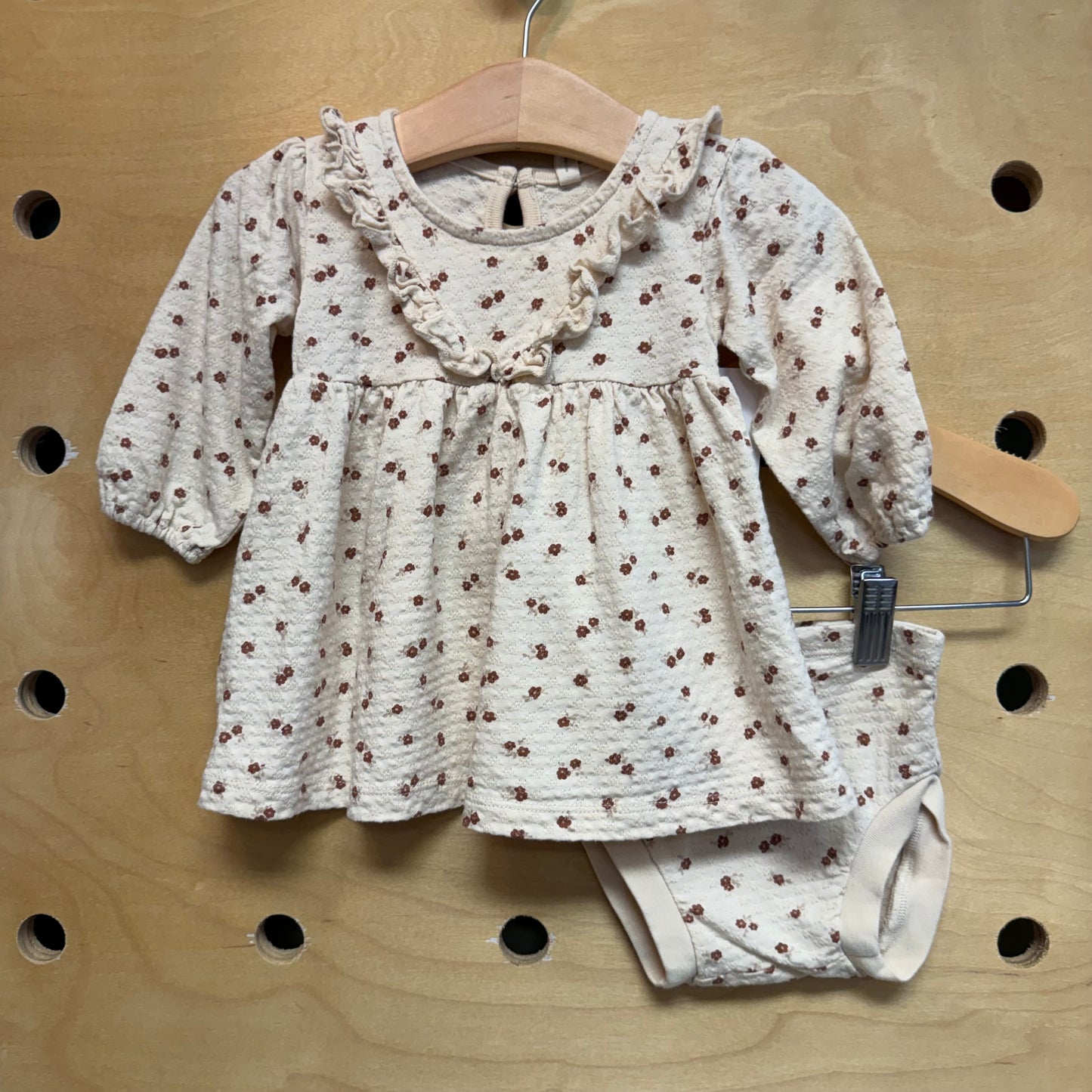 Beige/Brown Floral Textured Outfit