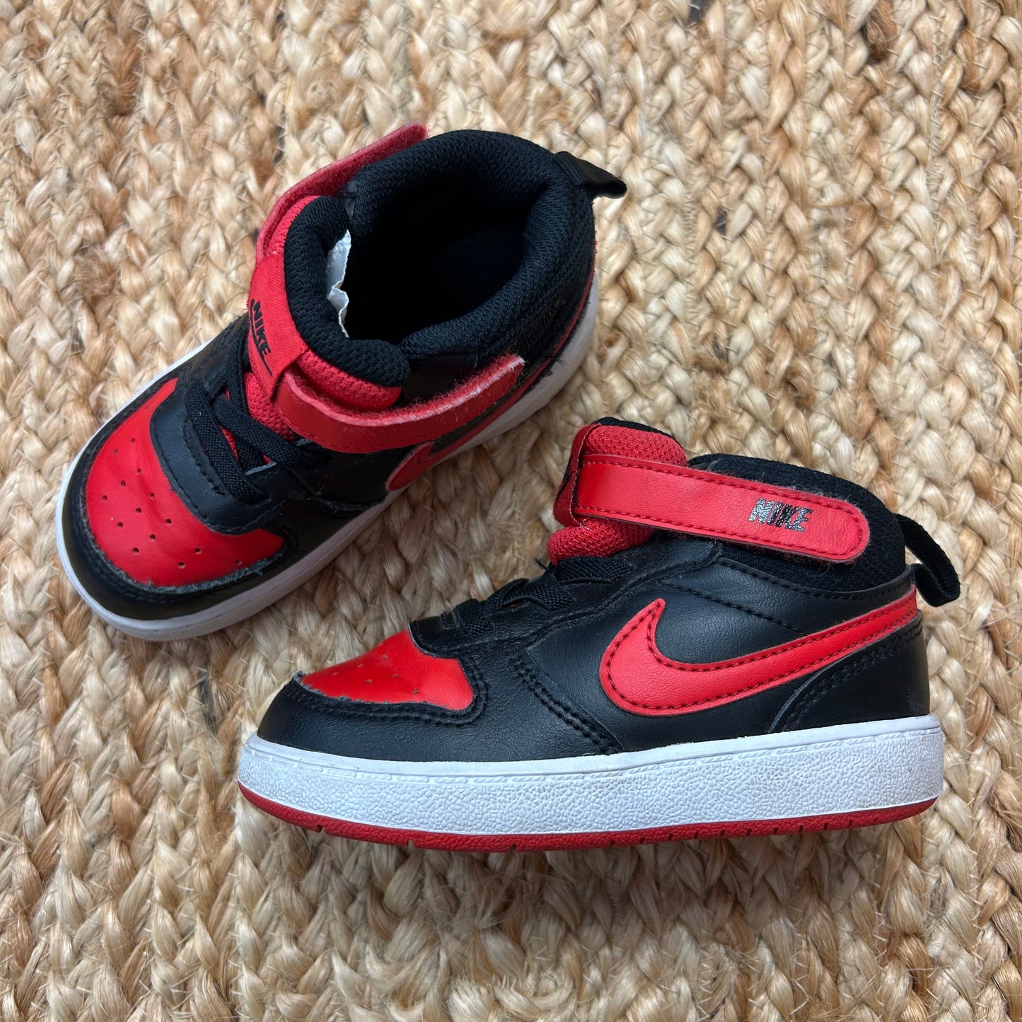 Red & Black Court Bourough Mids