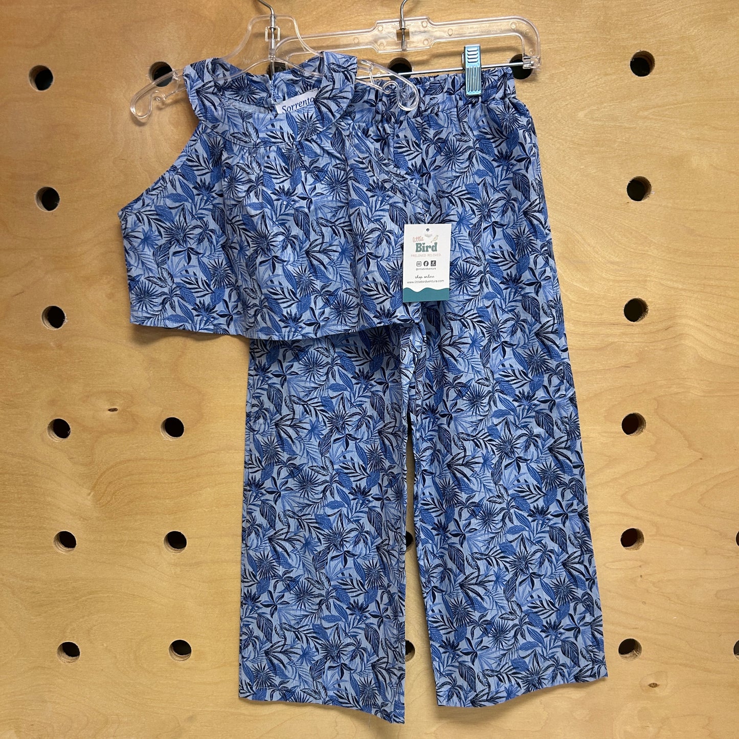 Blue Linen Leaves Outfit