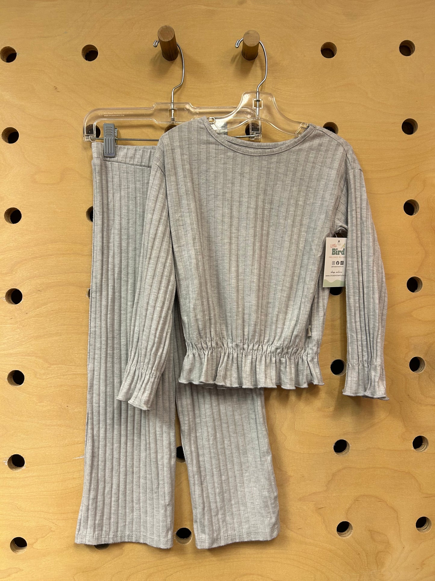 Grey Ribbed Scrunch Waist Outfit