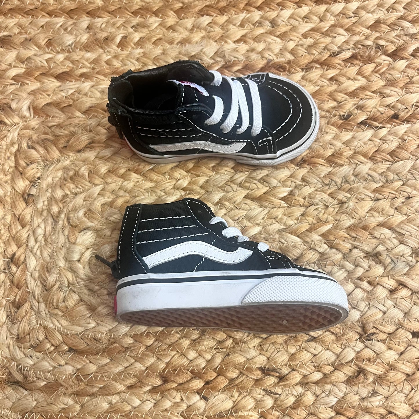 B&W Slip-On Skate High-Tops