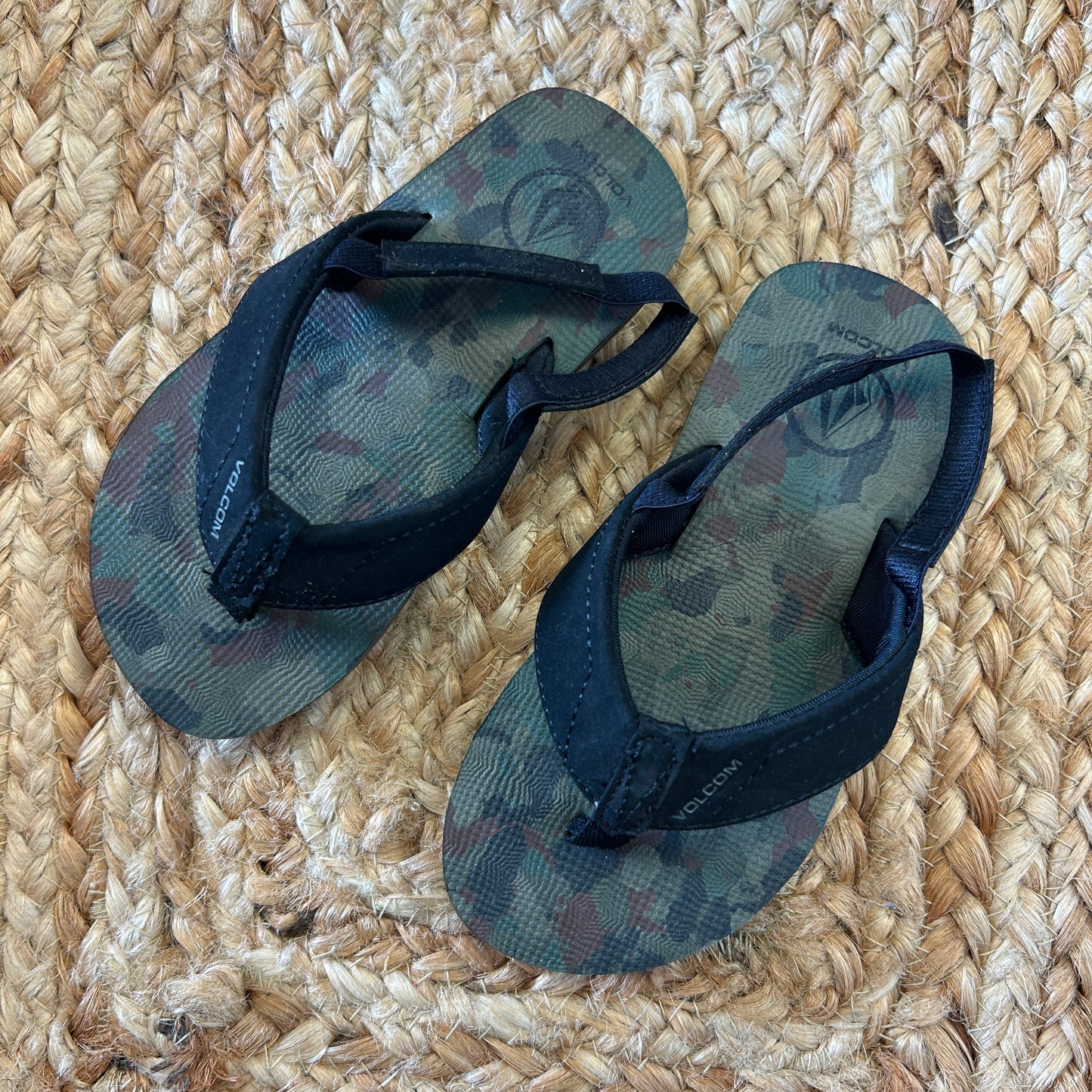 Black/Camo Ankle Strap Flip Flops