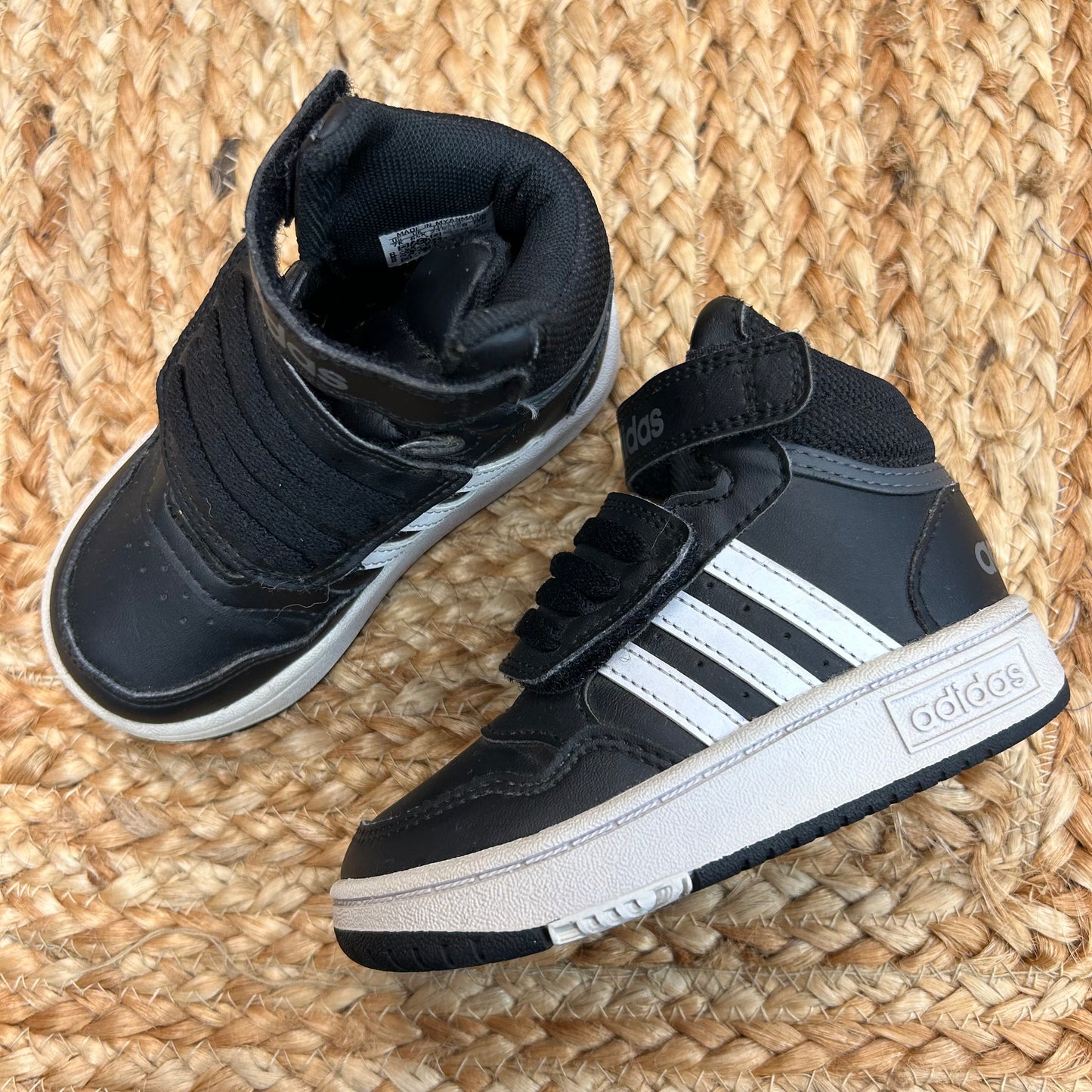 Black Hoops Mid Velcro Sneakers