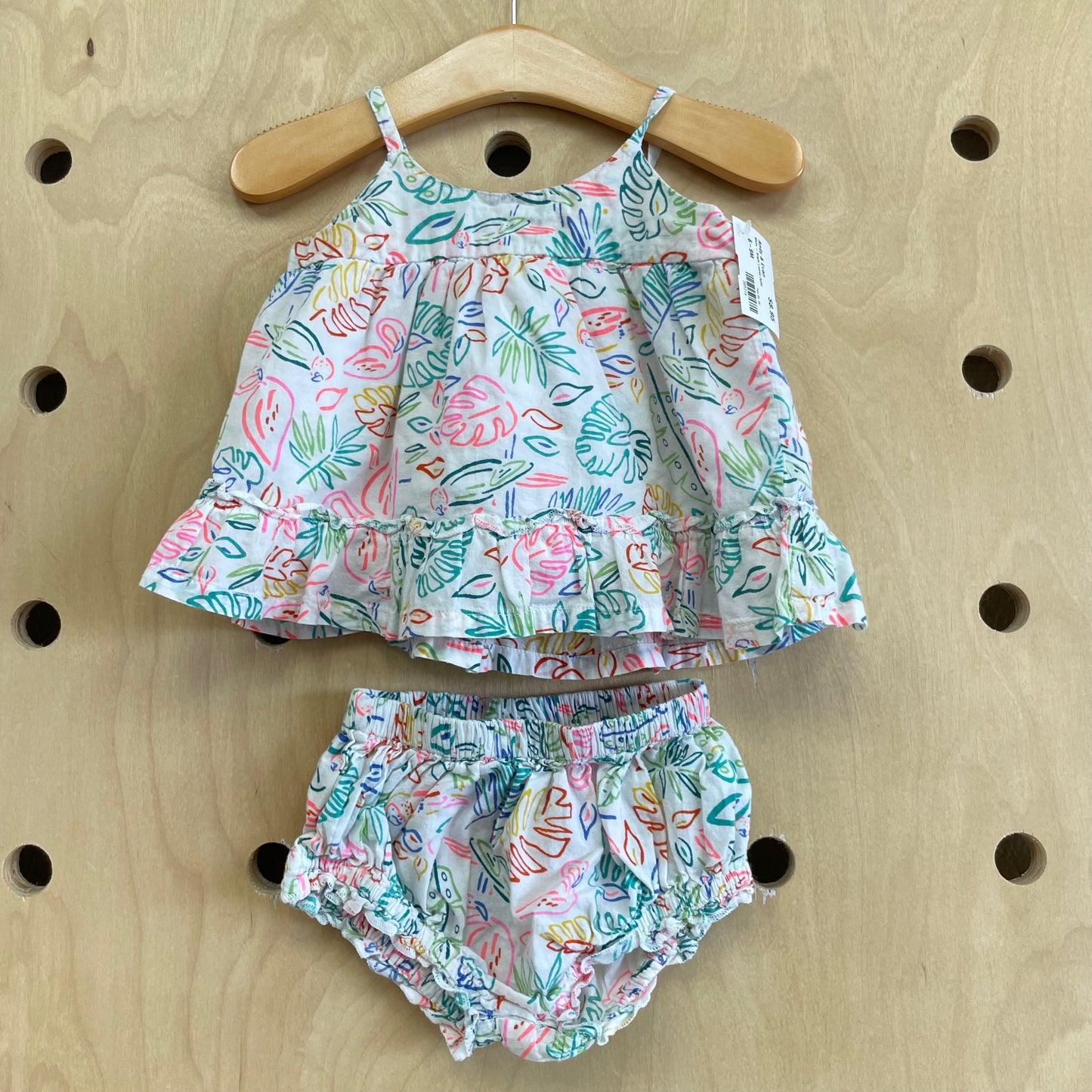White + Bright Leaves Outfit