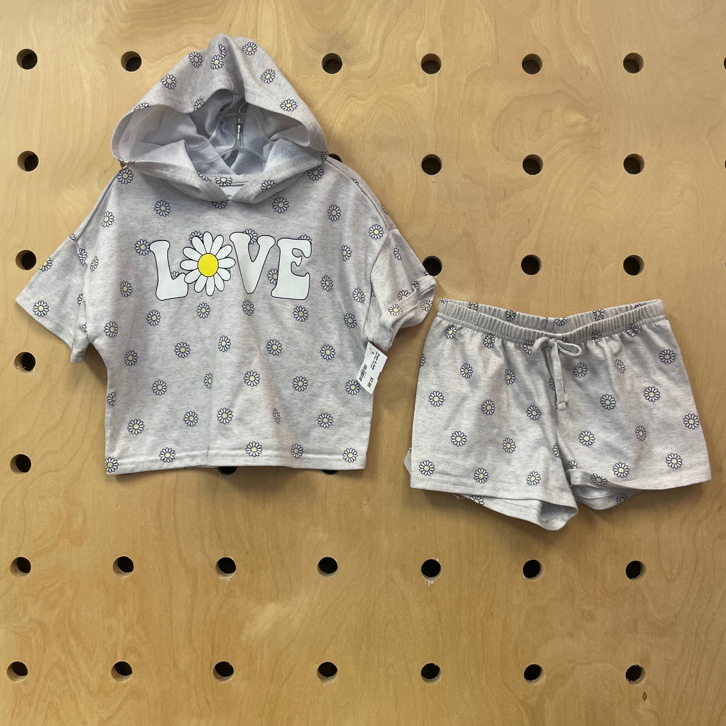 Grey Daisy LOVE Outfit