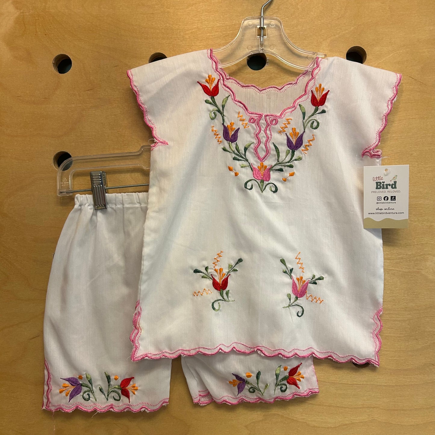 Emboridered Floral White Outfit