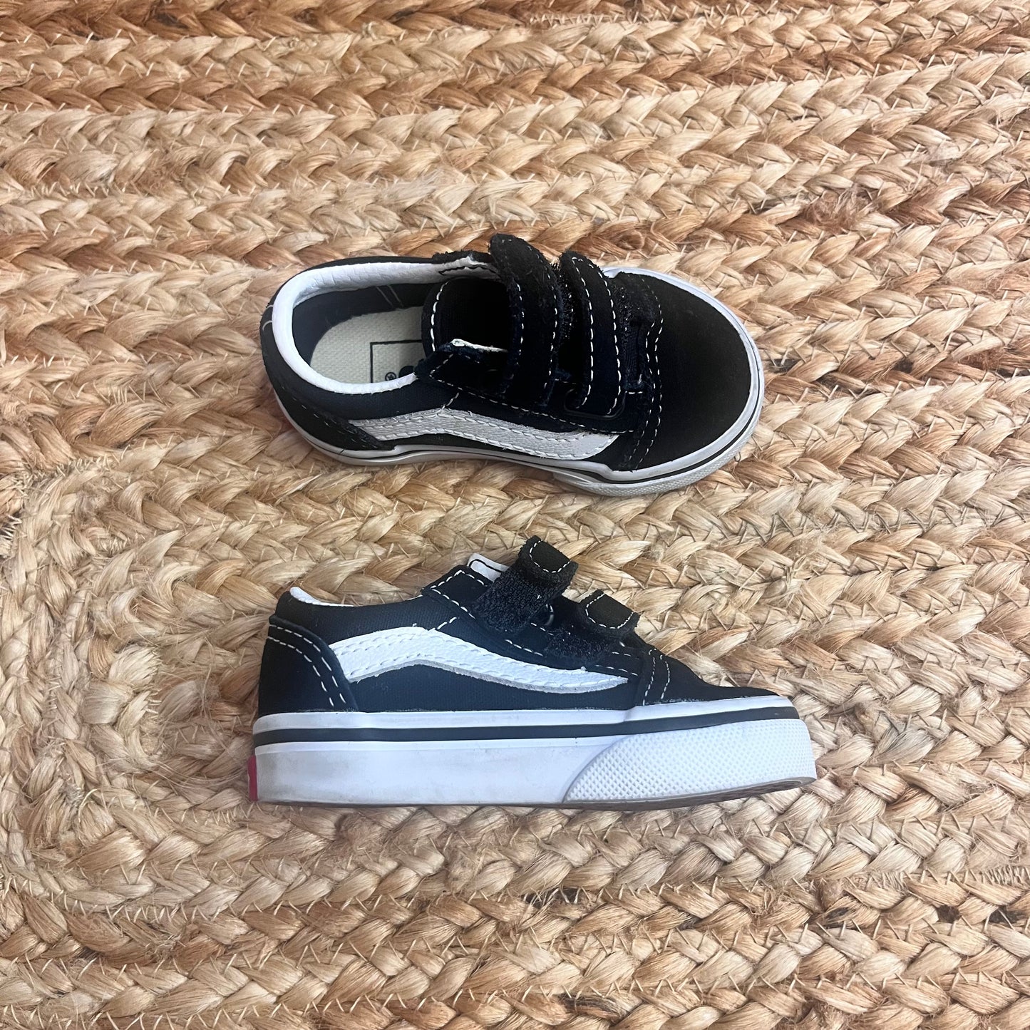 B&W V Skate Sneakers