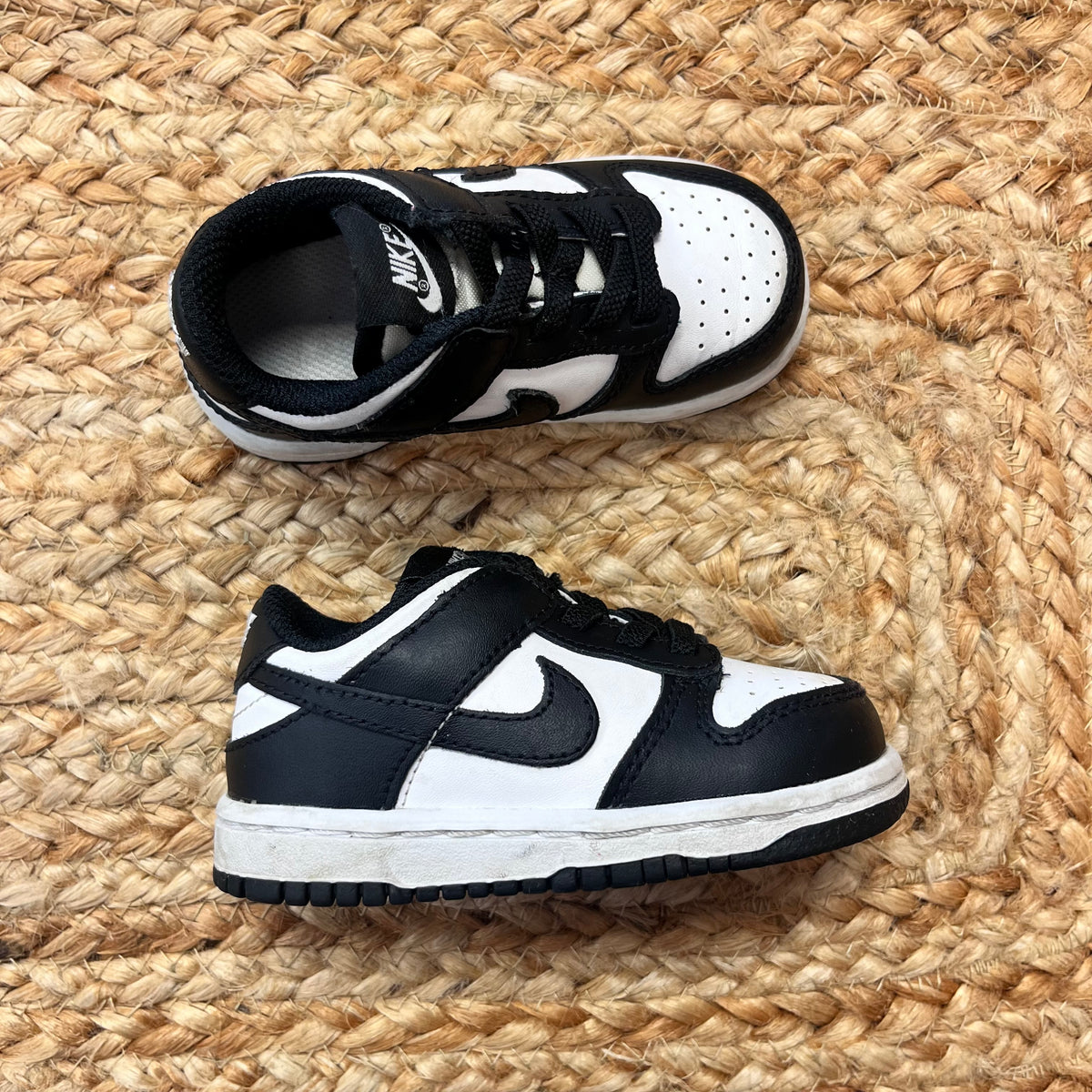Panda Dunk Sneakers
