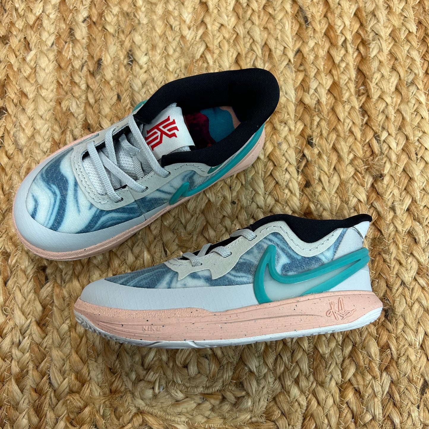 Kyrie 'Chinese New Year' Running Sneakers