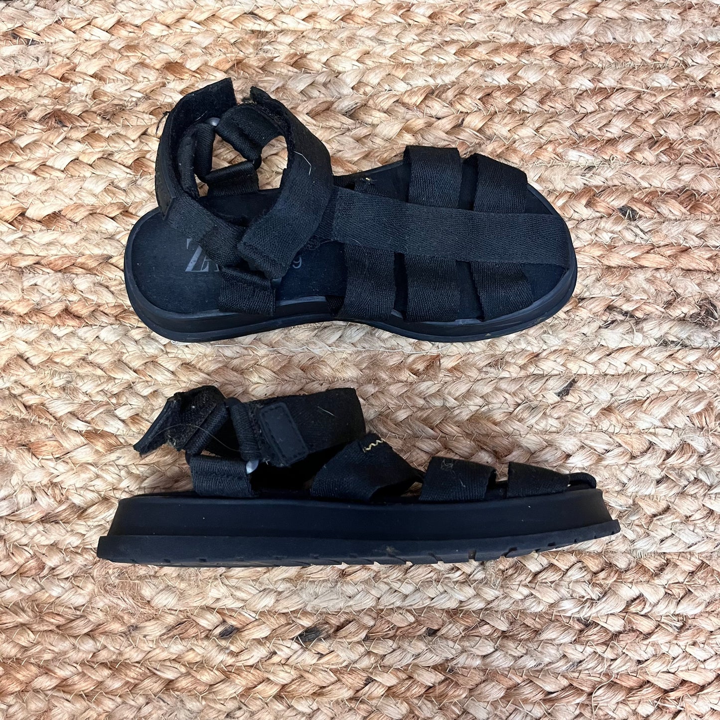 Black Fisherman Sandals