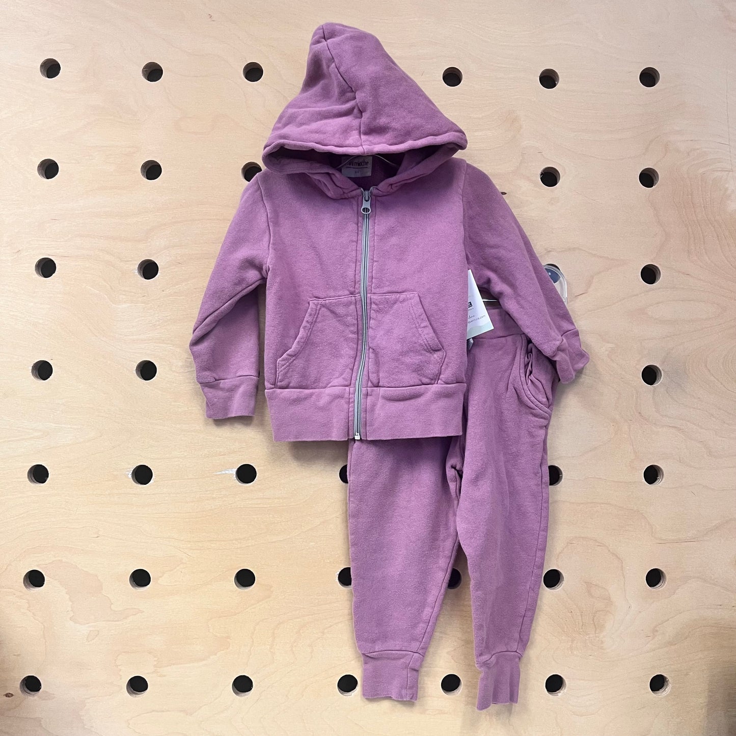 Dusty Pink Zip Hoodie Outfit