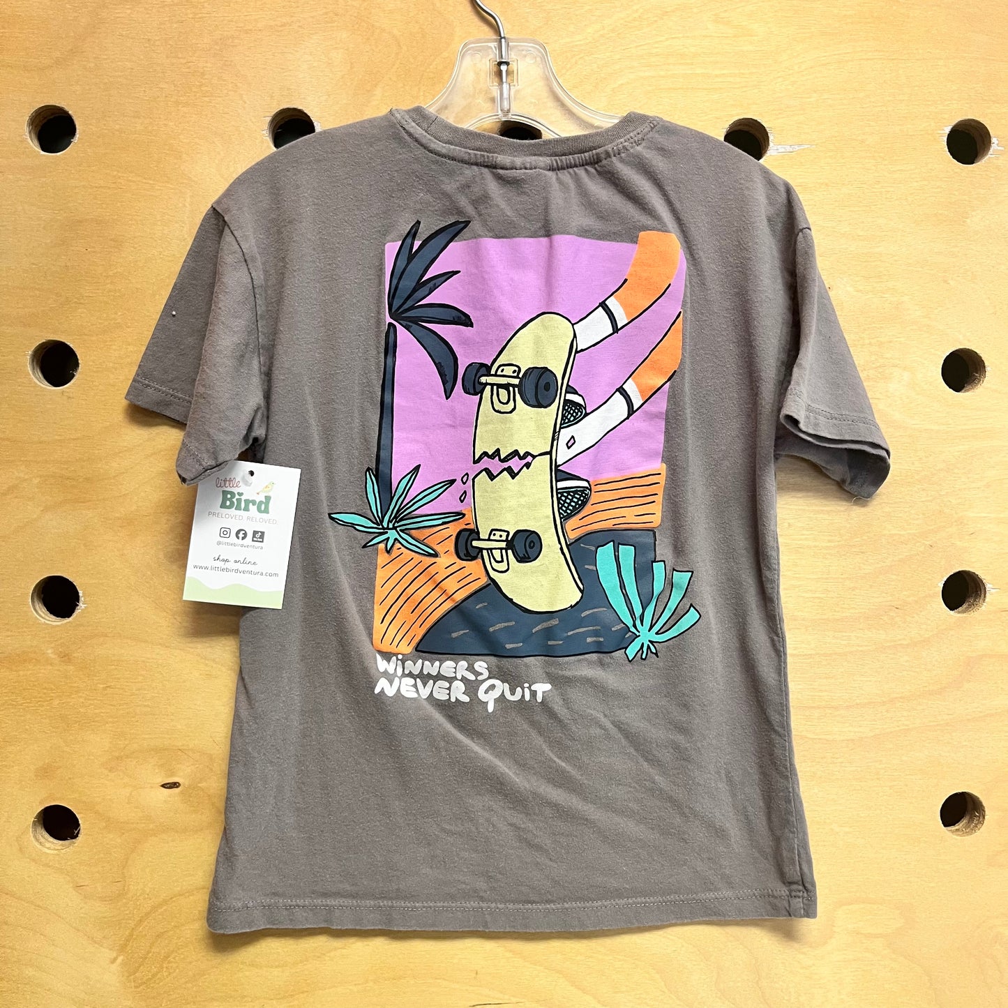Grey 'Winners Never Quit' Tee