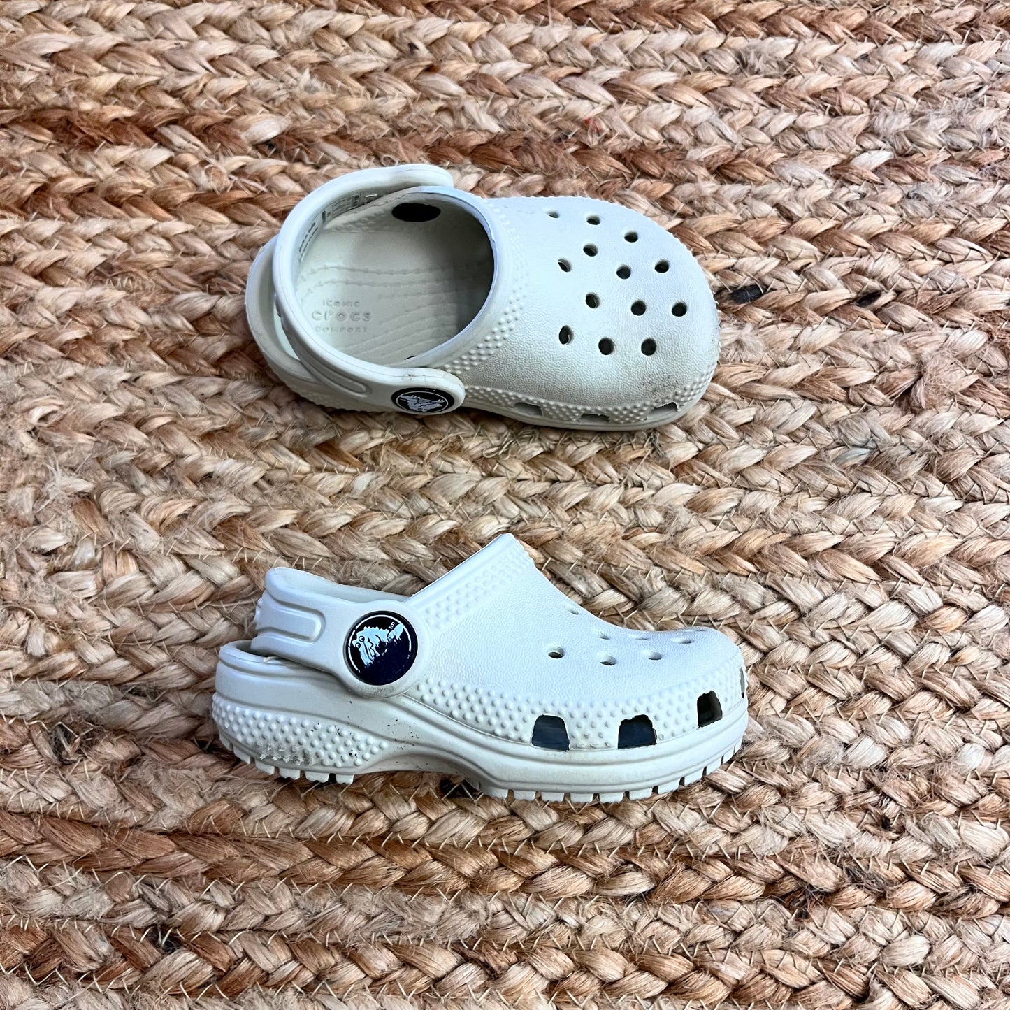 Creme Clogs
