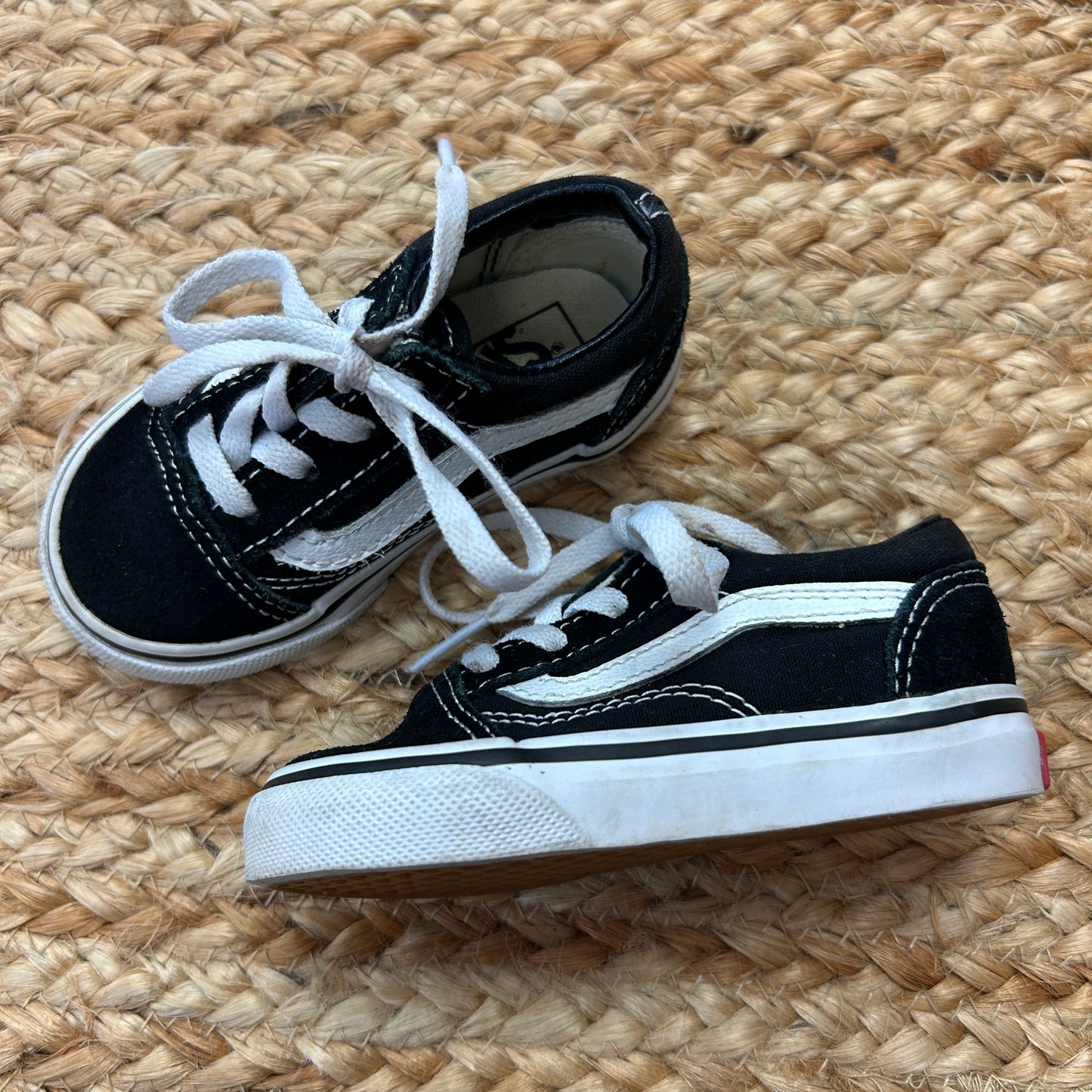 B&W Old Skool Sneakers