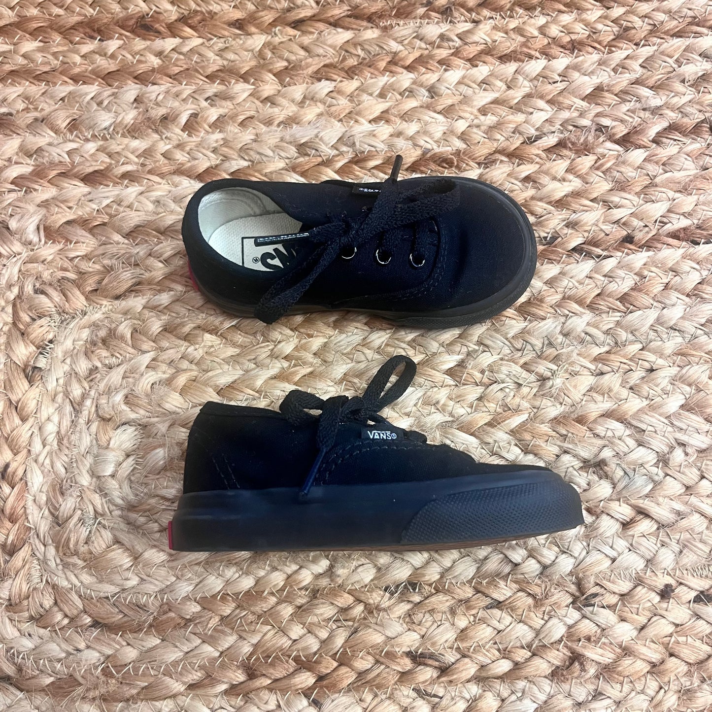 Black Lace Skate Shoes