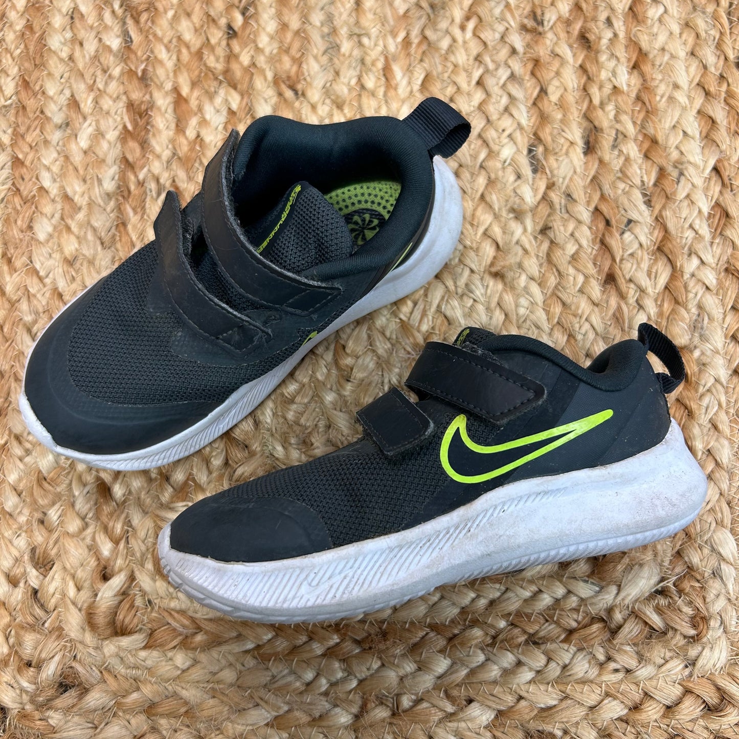 Grey & Green Velcro Star-Running Sneakers