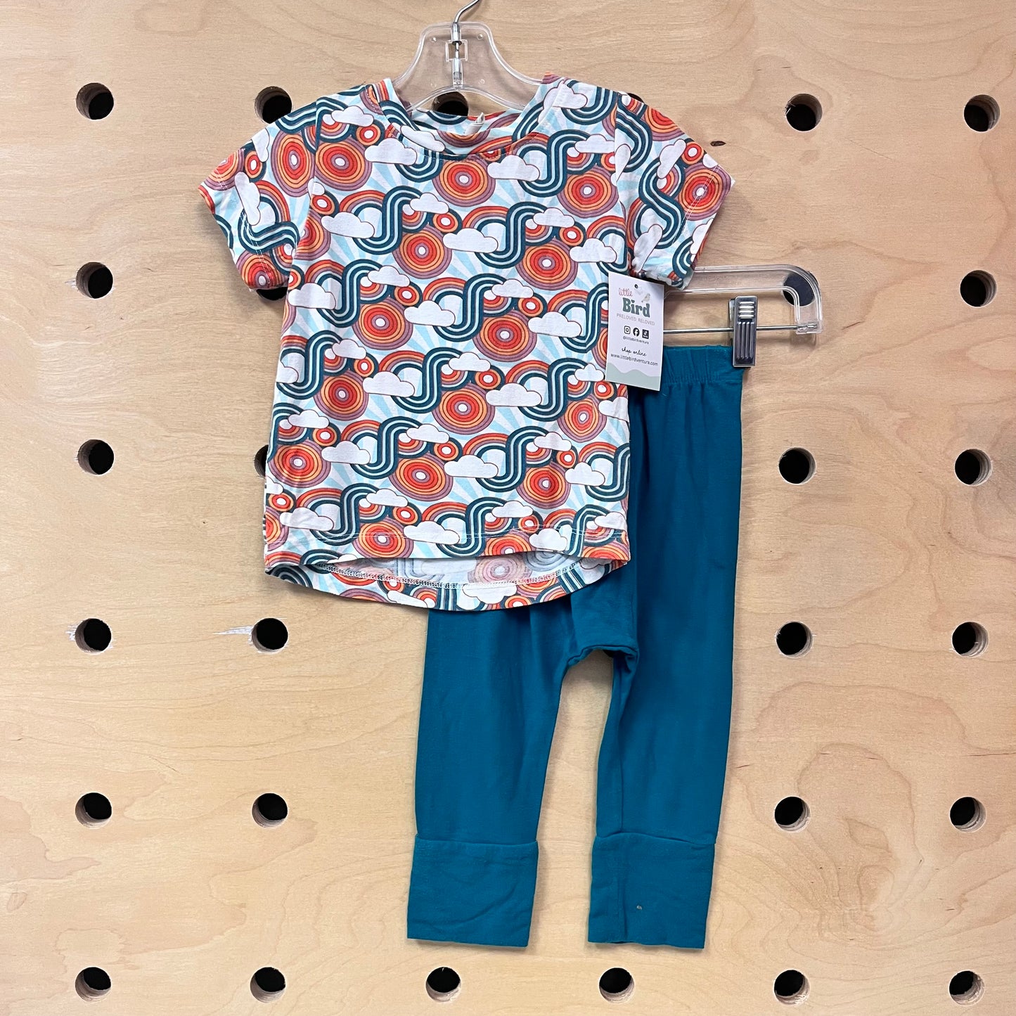 Modal Teal/Orange Retro Cloud Outfit