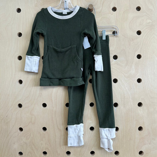 Green Thermal Lounge Outfit