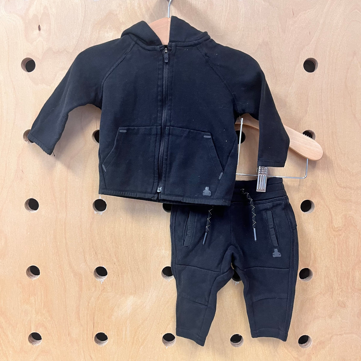 Black Zip Hoodie Outfit