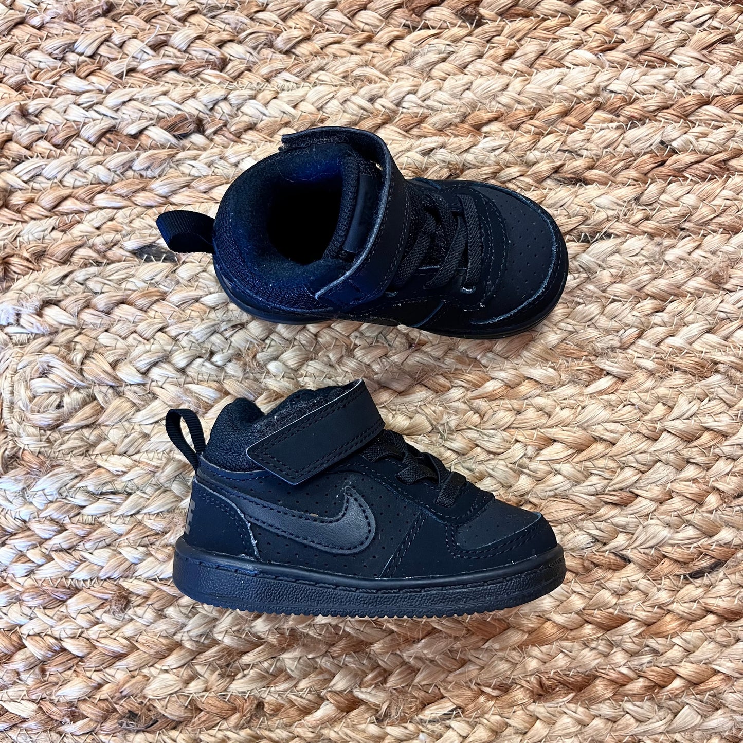 Black Court Borough Low Sneakers