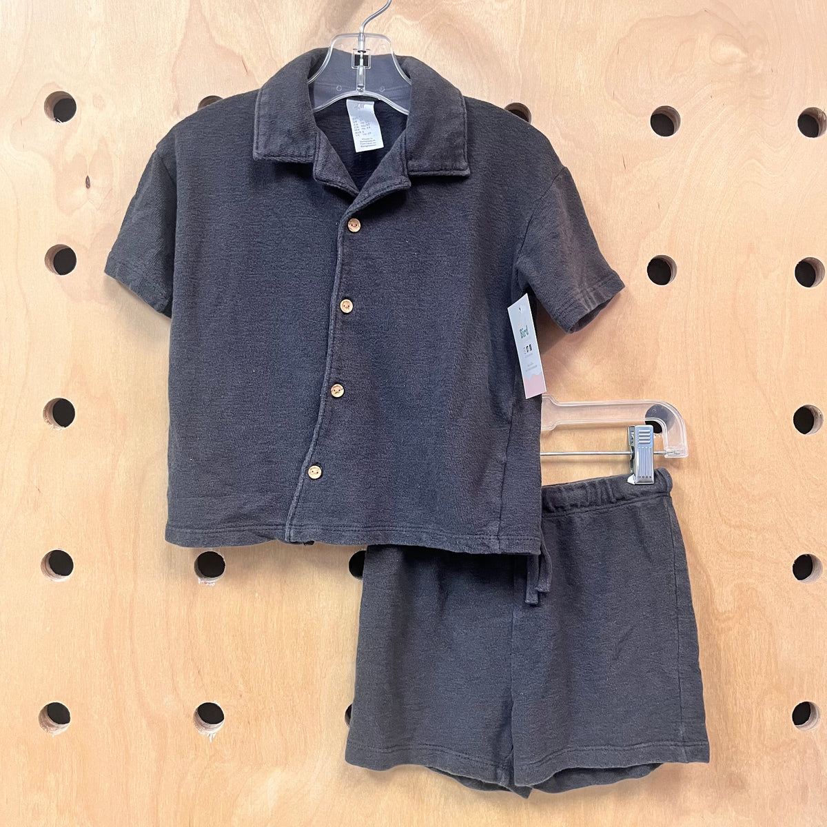 Grey Wood Button Shorts Outfit
