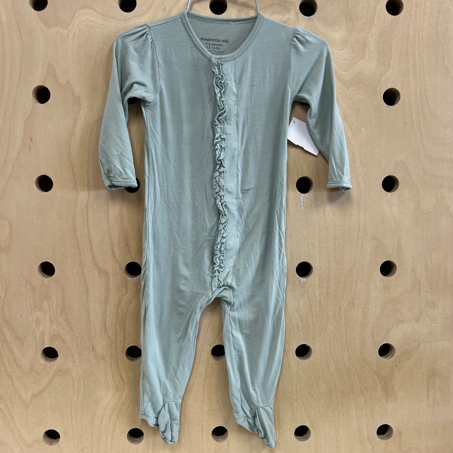 Green Ruffle Magnetic Footies