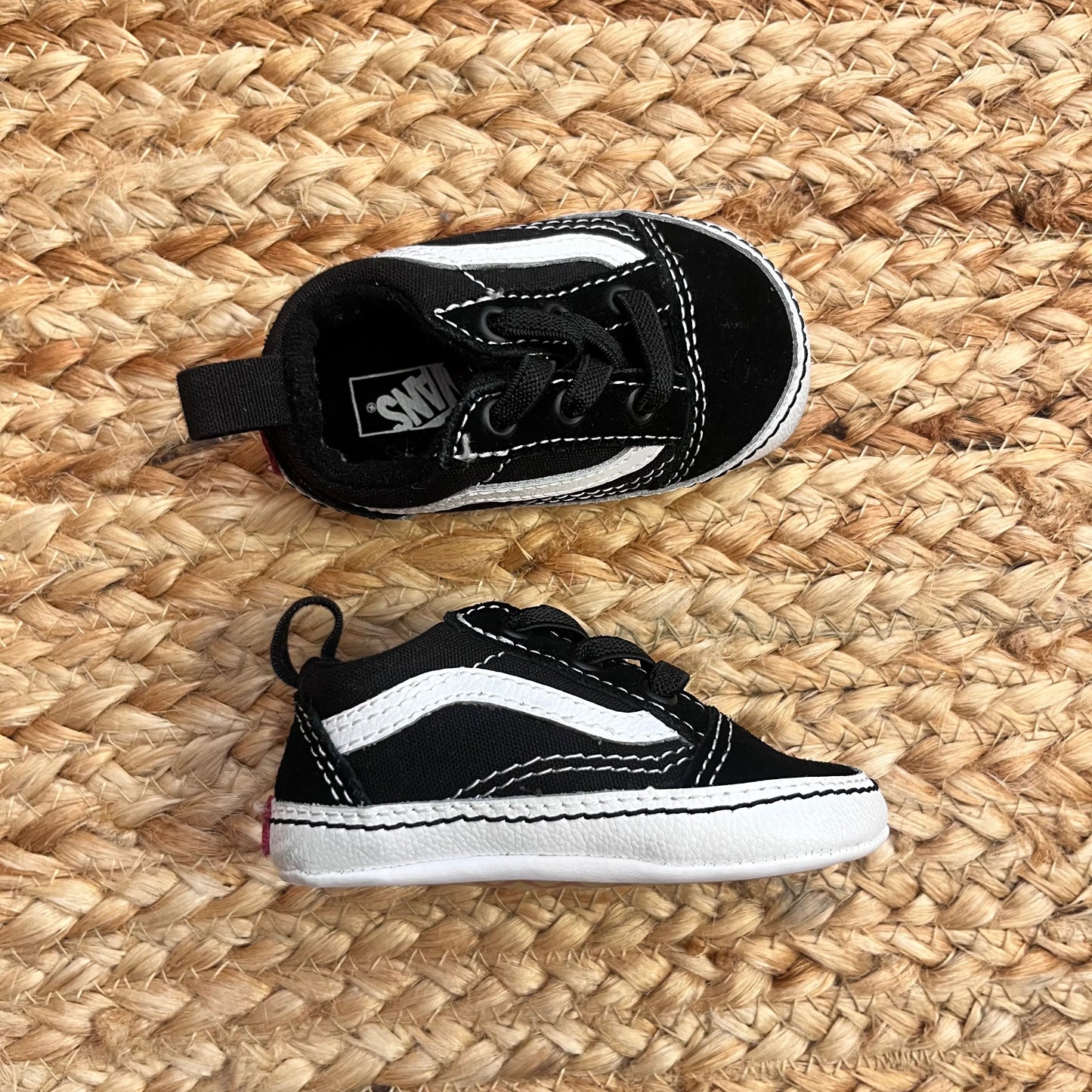 B&W Skate Crib Walkers