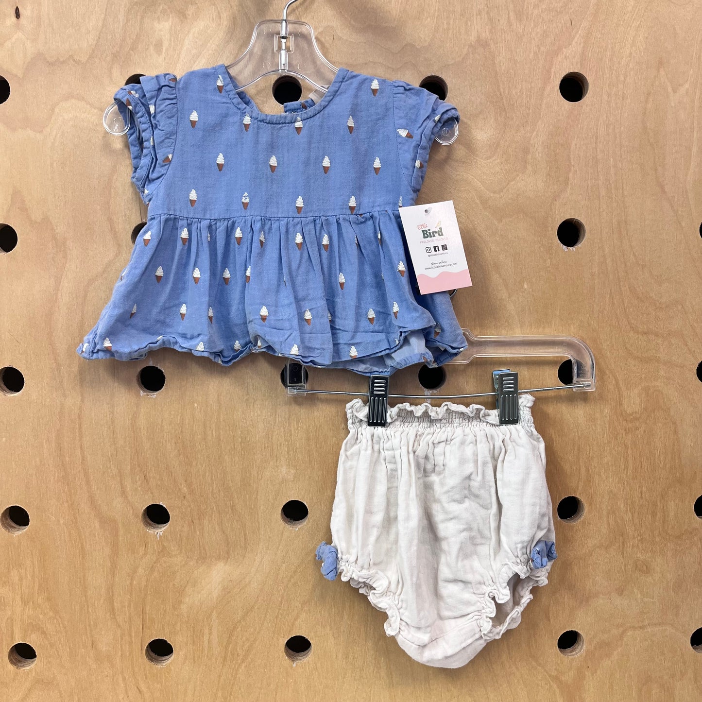 Chambray + Cream Ice Cream Outfit