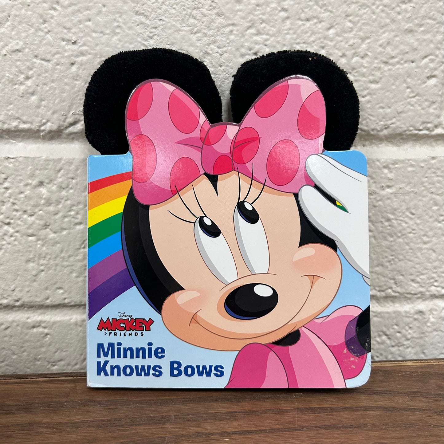 Minnie Knows Bows