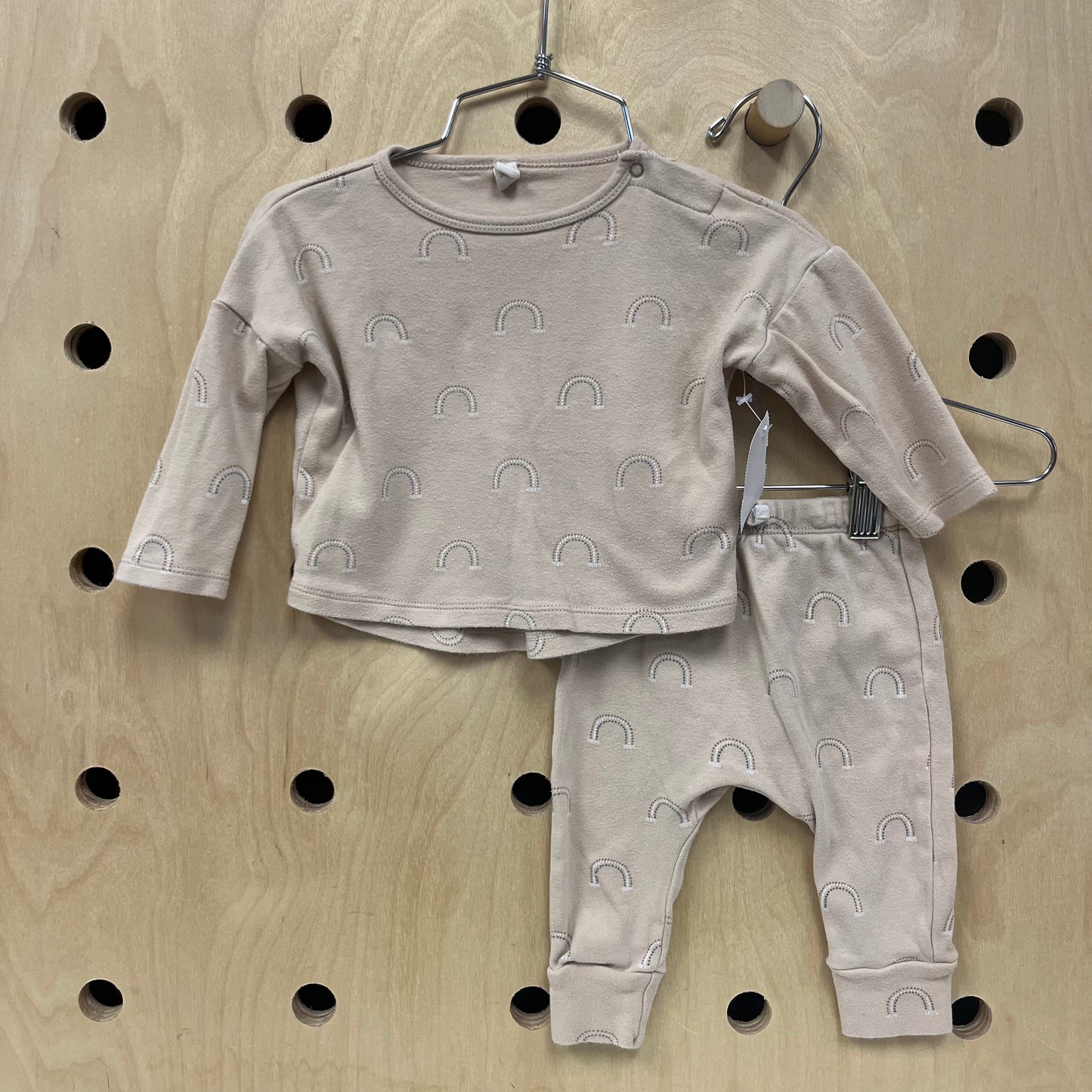 Neutral Rainbows Outfit
