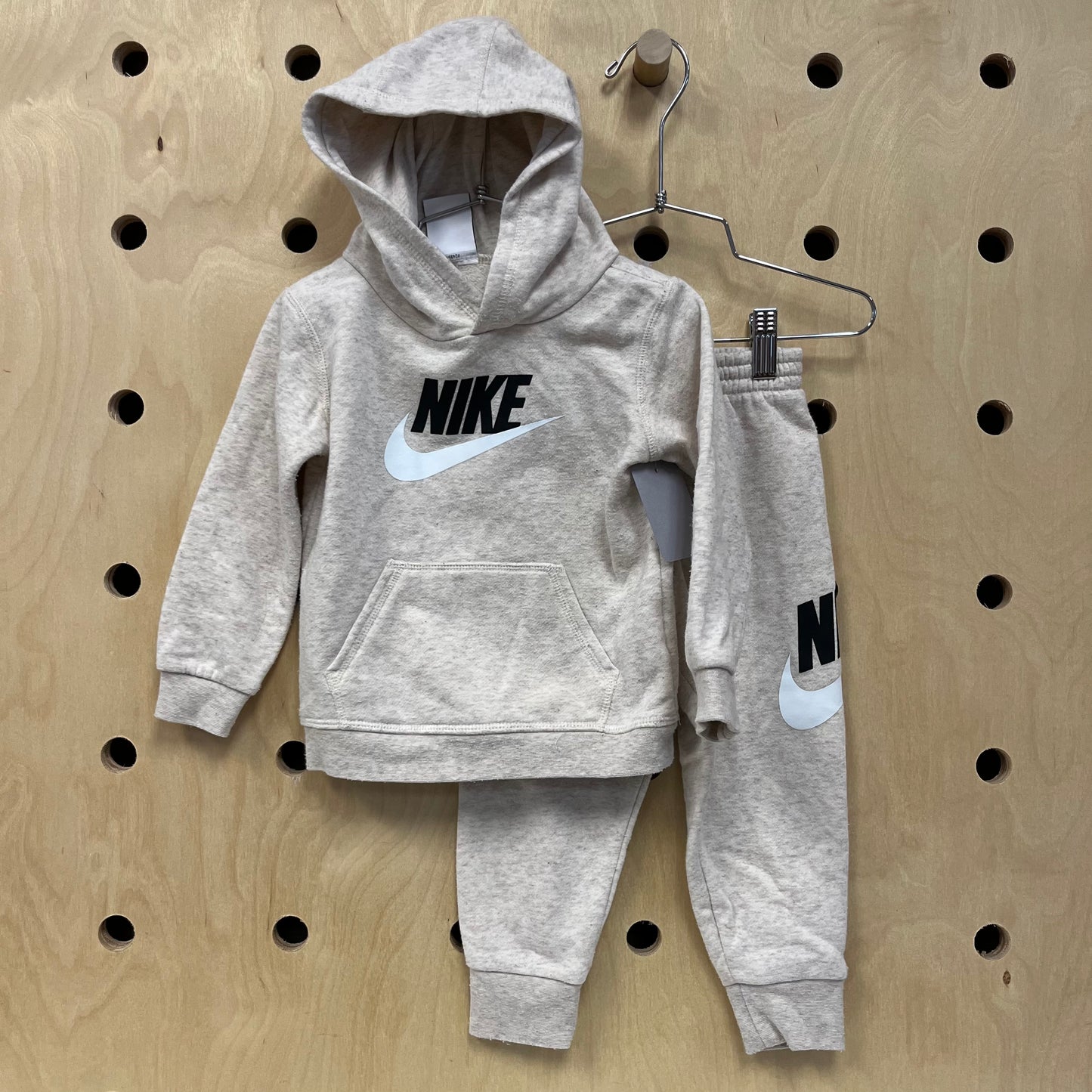 Oatmeal Logo Outfit