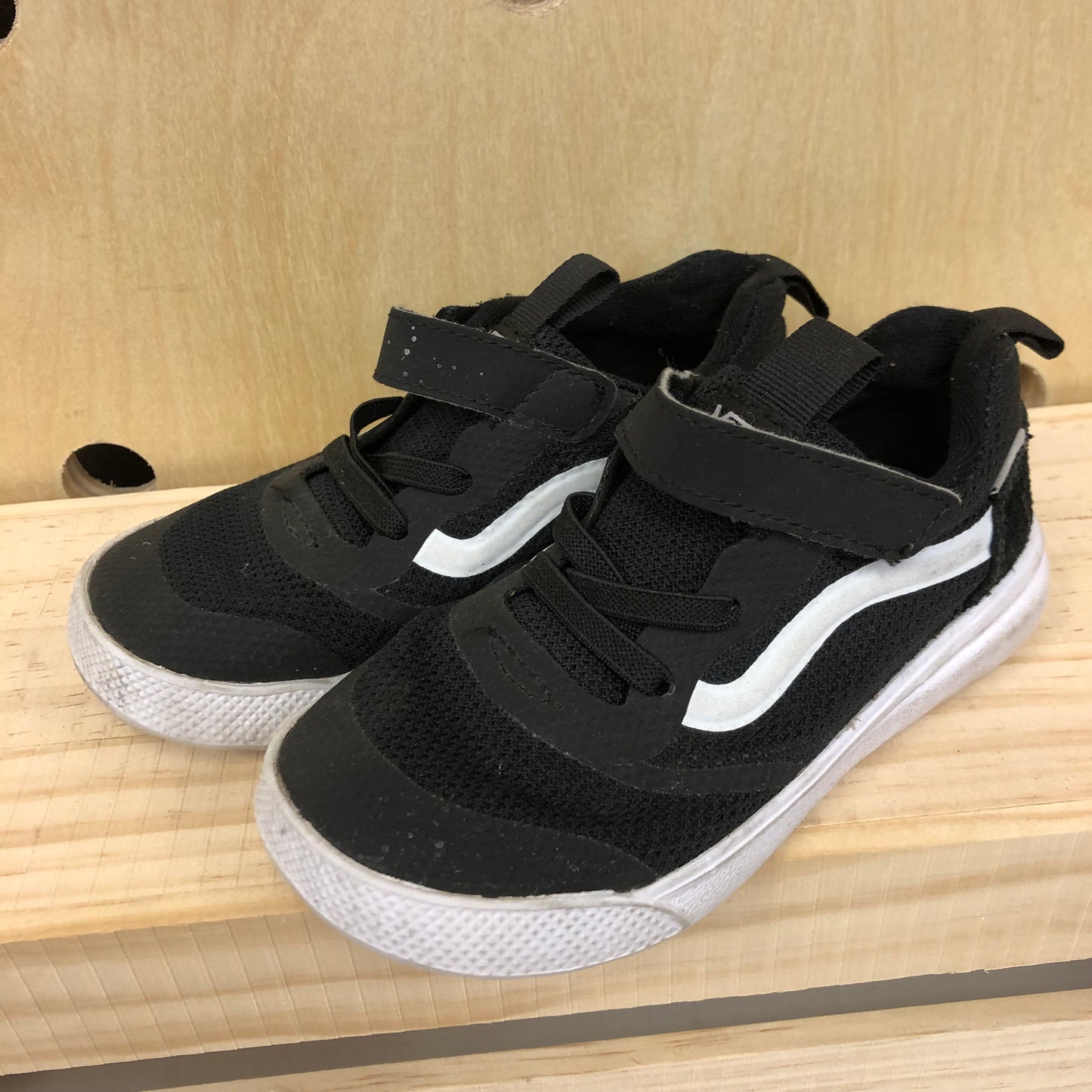 Black Ultrarange Sneakers