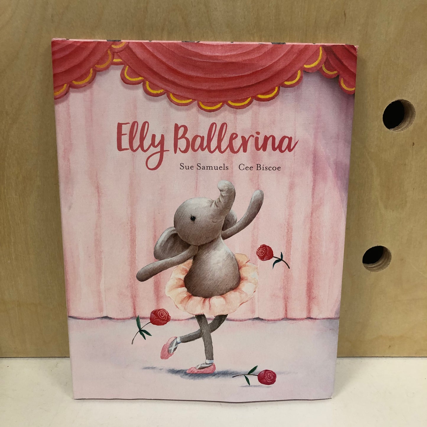 Elly Ballerina