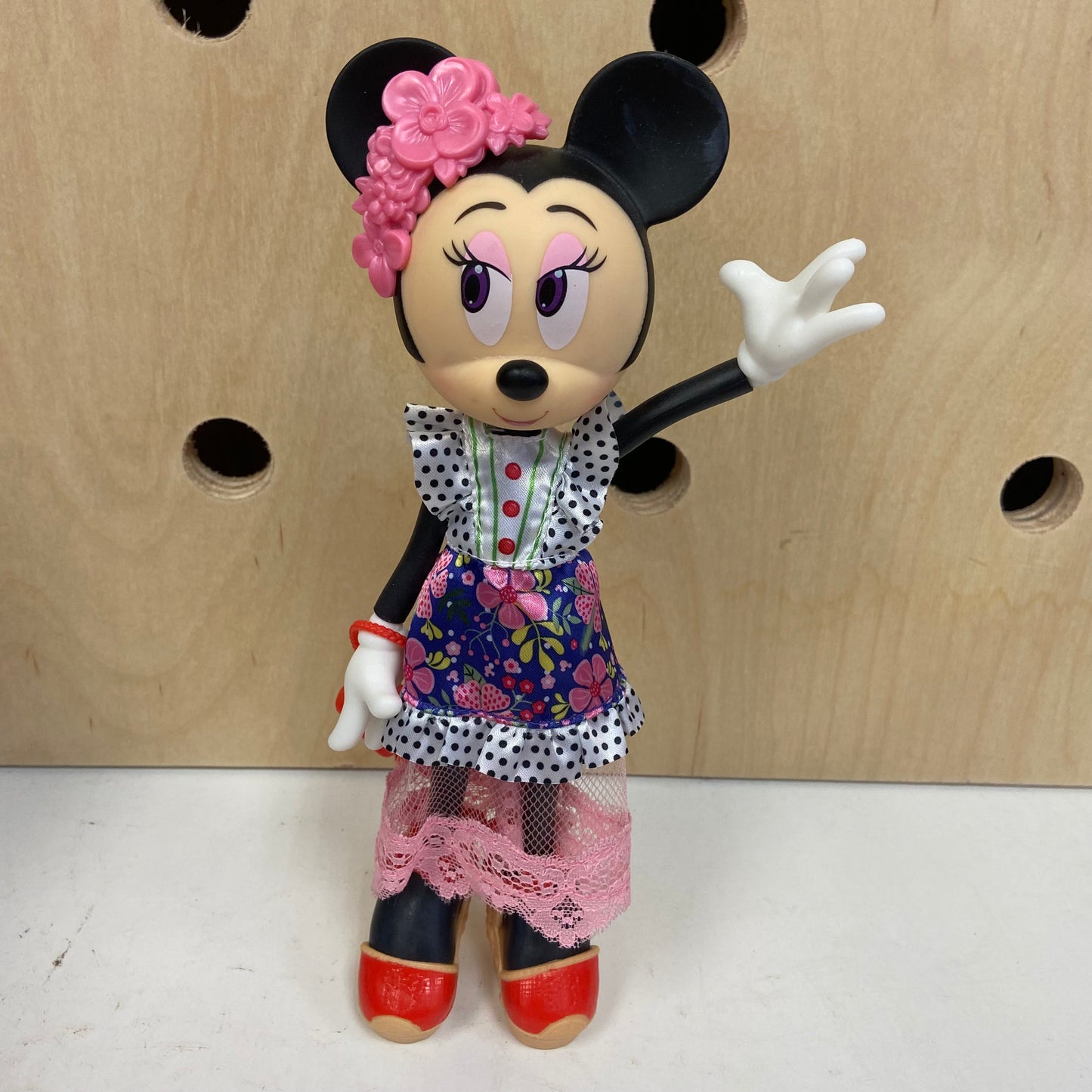 Minnie Doll Pink Crown