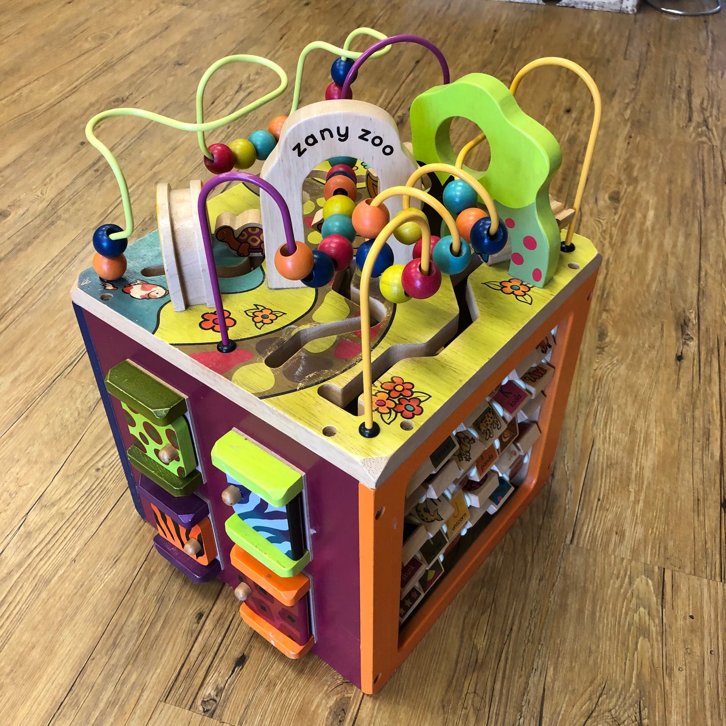 Zany Zoo Activity Cube