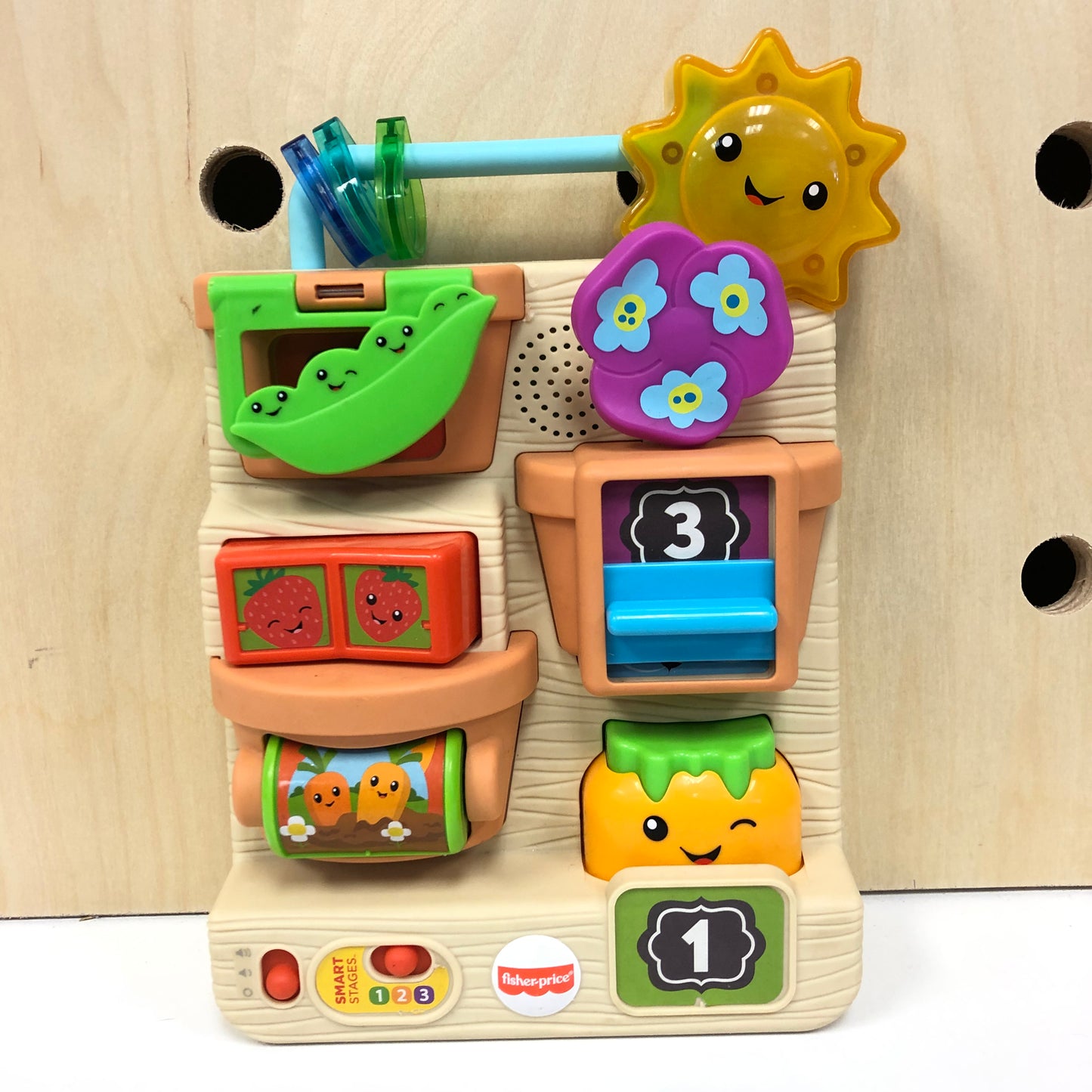 Peek & Play Busy Garden
