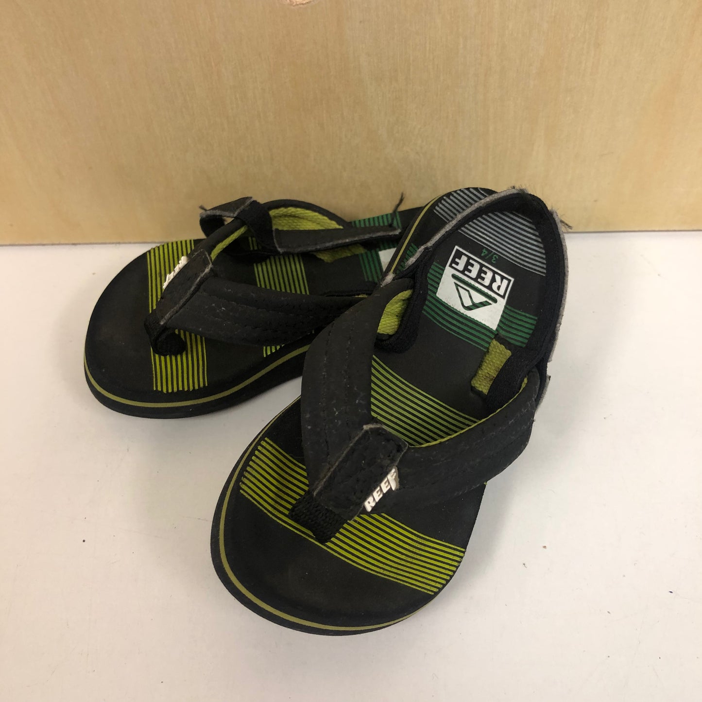 Blk+Grn Ankle Strap Sandals