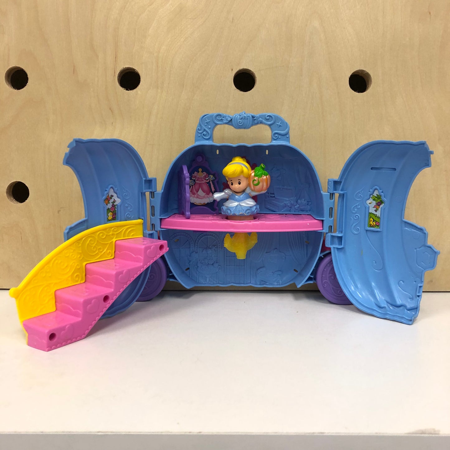 Cinderellas Fold n Go Carriage
