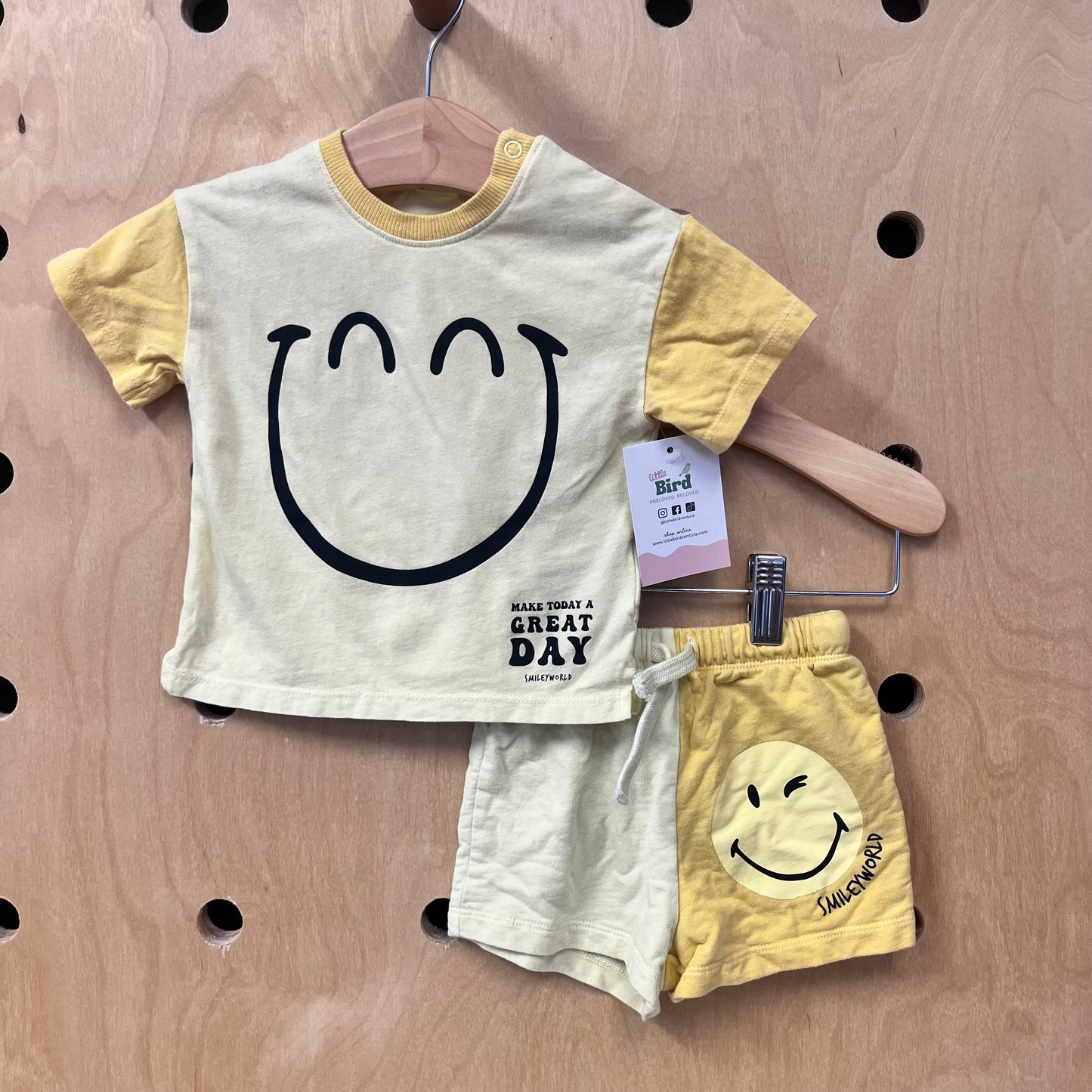 Yellow SMiley Outfit