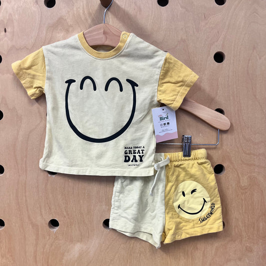 Yellow SMiley Outfit