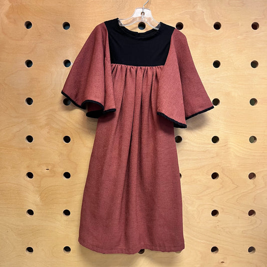 Black/Rust Flowy Sleeve Dress
