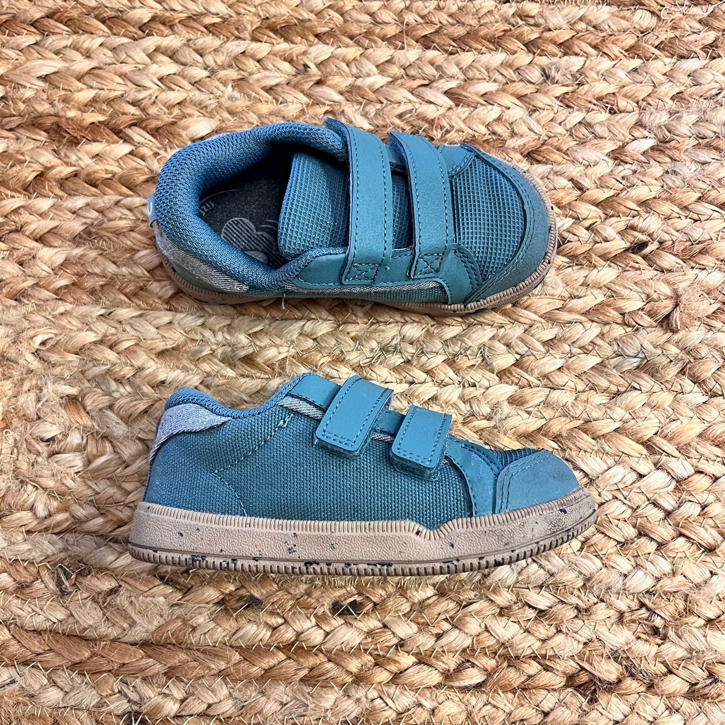 Green Breathable Velcro Sneakers