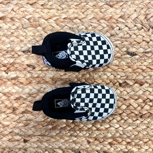 B&W Checkerboard Crib Walkers