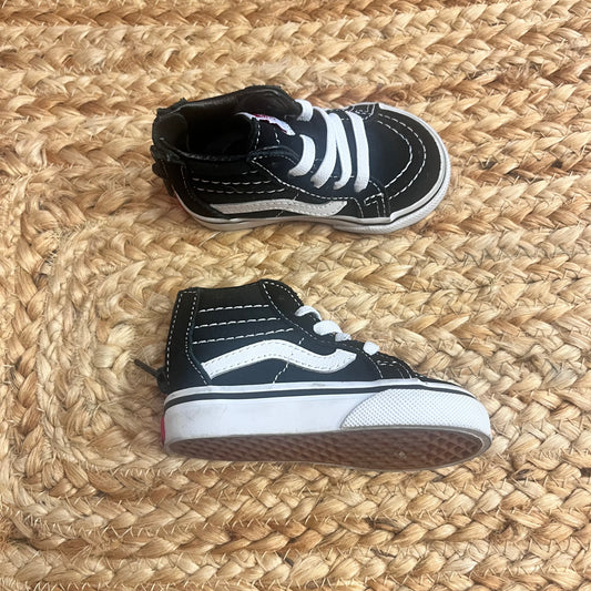 B&W Slip-On Skate High-Tops
