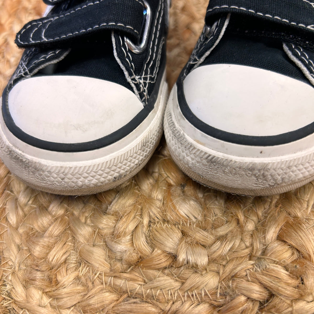 B&W Star Velcro Low Top Shoes