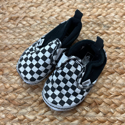 B&W Checkered Crib Walkers