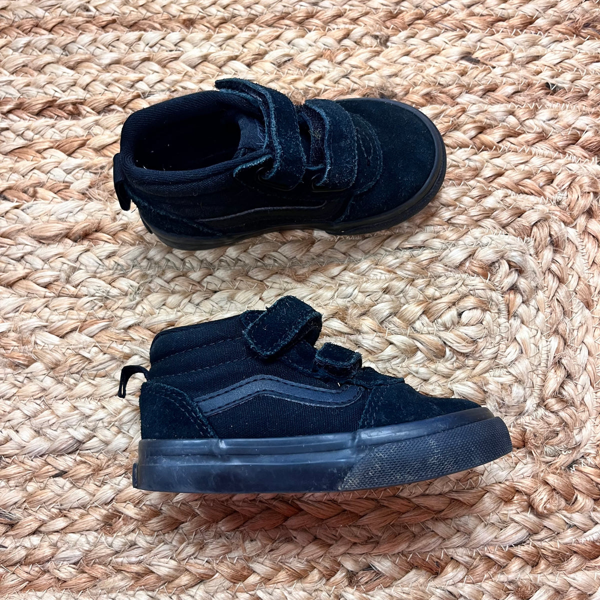 Black V Mid Sneakers