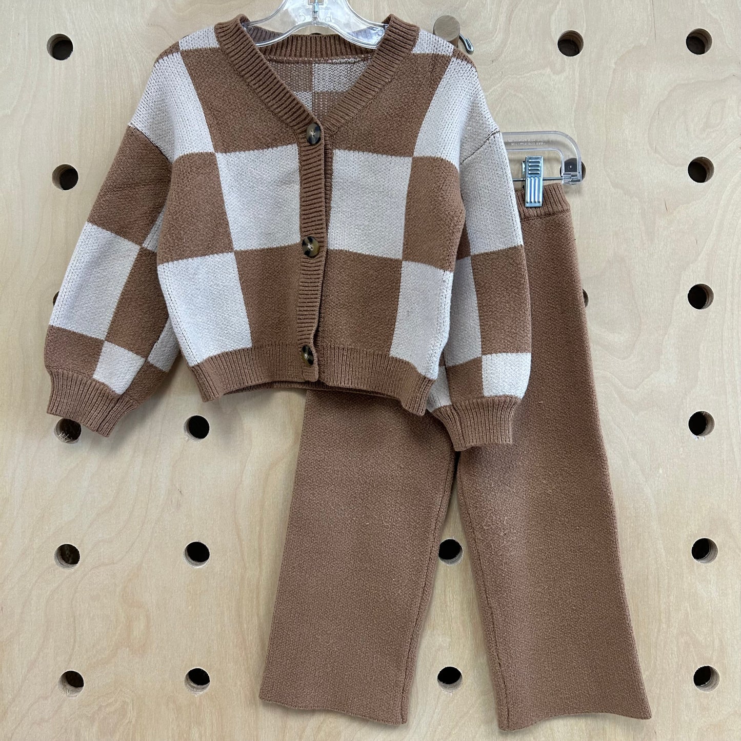Brown Knit Checkered Outfit