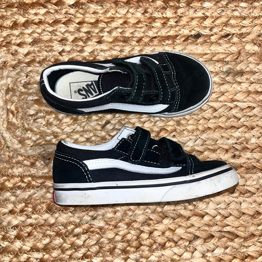 B&W V Skate Sneakers