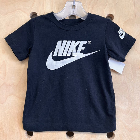 B+W Logo Tee